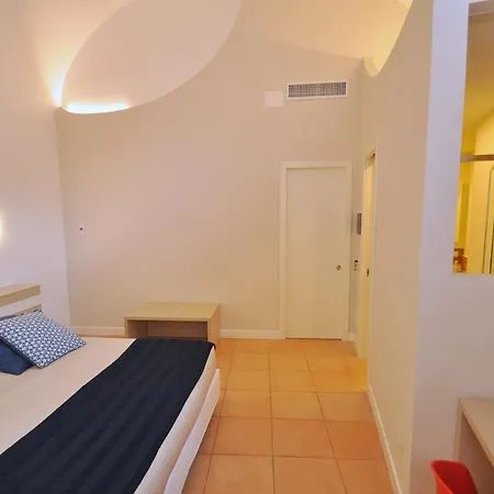 カーサ マオ ゲストハウス 4*